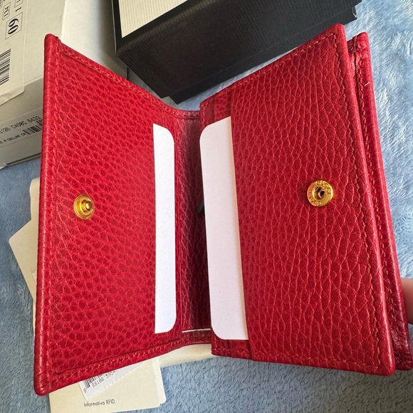 GUCCI Pebbled Calfskin GG Marmont Card Case Hibiscus Red - Picture 4 of 12